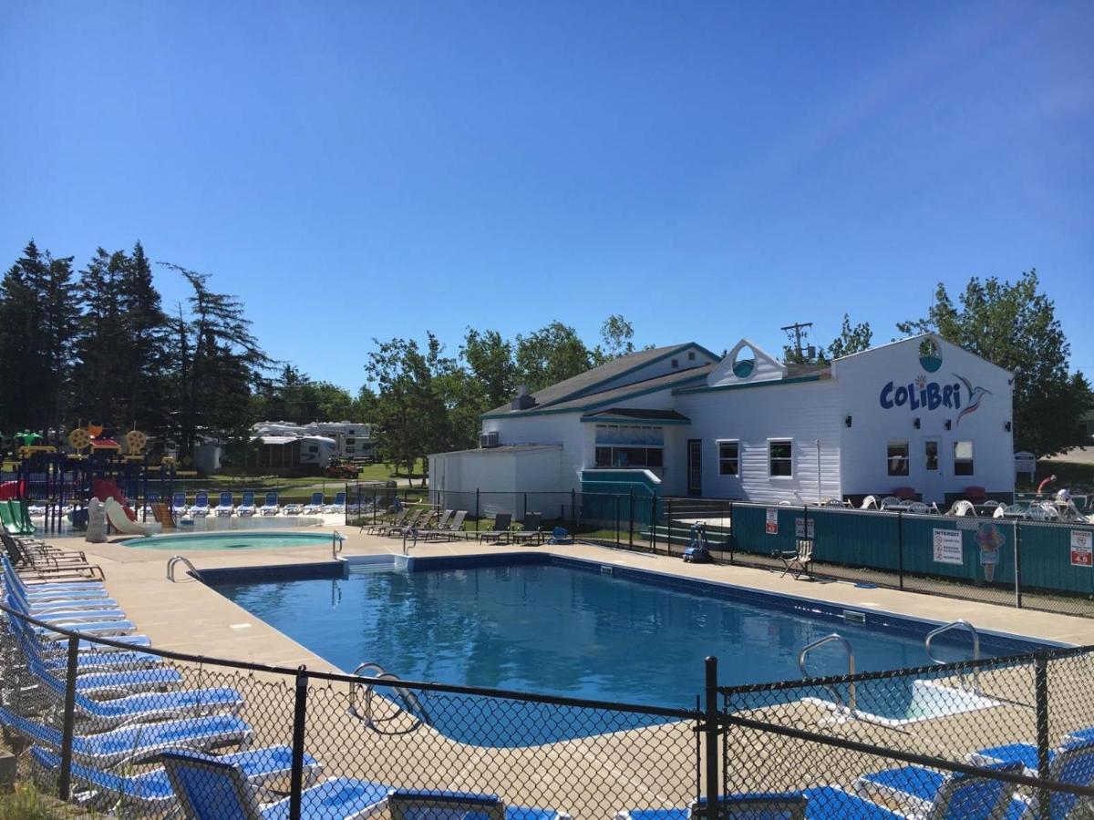 Motel And Camping Colibri Caraquet Exterior photo